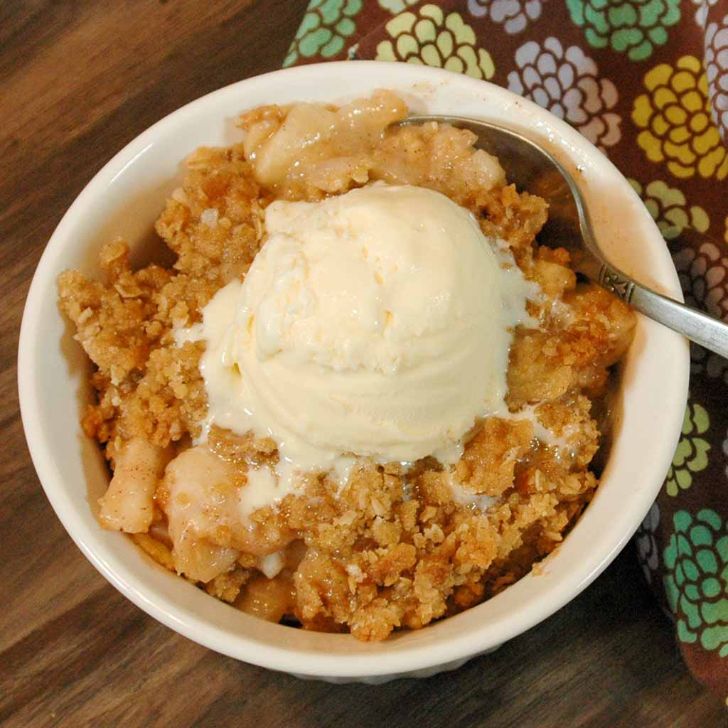 Quick & Easy Apple Crisp Recipe | Favorite Fall Dessert ...